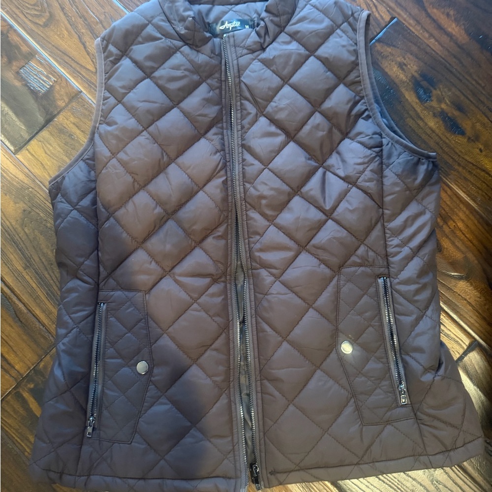 Brown Quilted Vest with Zipper Pockets